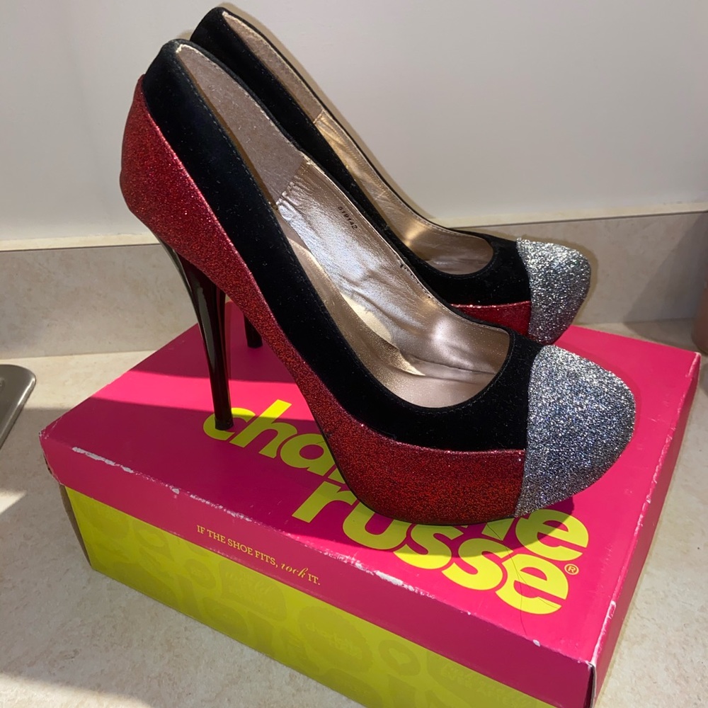 Red and black Pumps